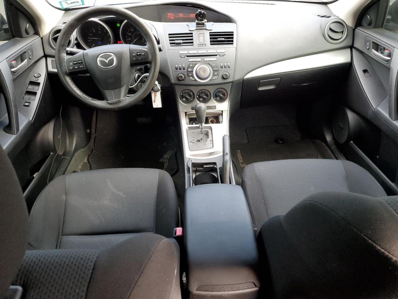 2011 Mazda 3 I VIN: JM1BL1VG2B1415054 Lot: 92525725