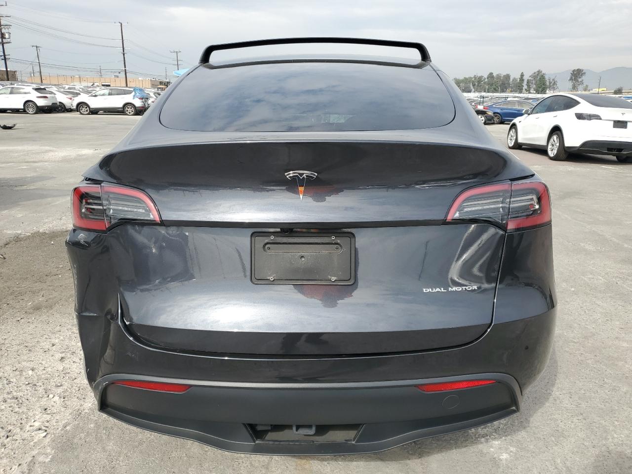 2025 Tesla Model Y VIN: 7SAYGAEE2SF245091 Lot: 91945305