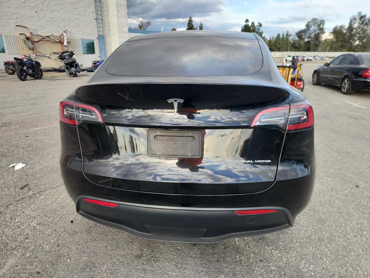 2023 Tesla Model Y VIN: 7SAYGAEE3PF702255 Lot: 93317905