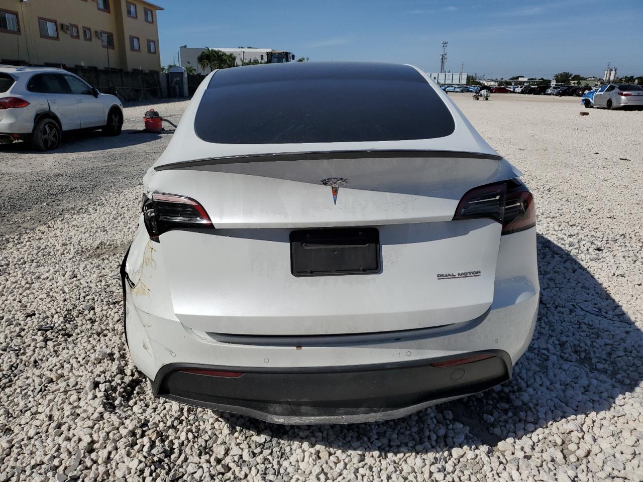 2022 Tesla Model Y VIN: 7SAYGDEF6NF530102 Lot: 92348845