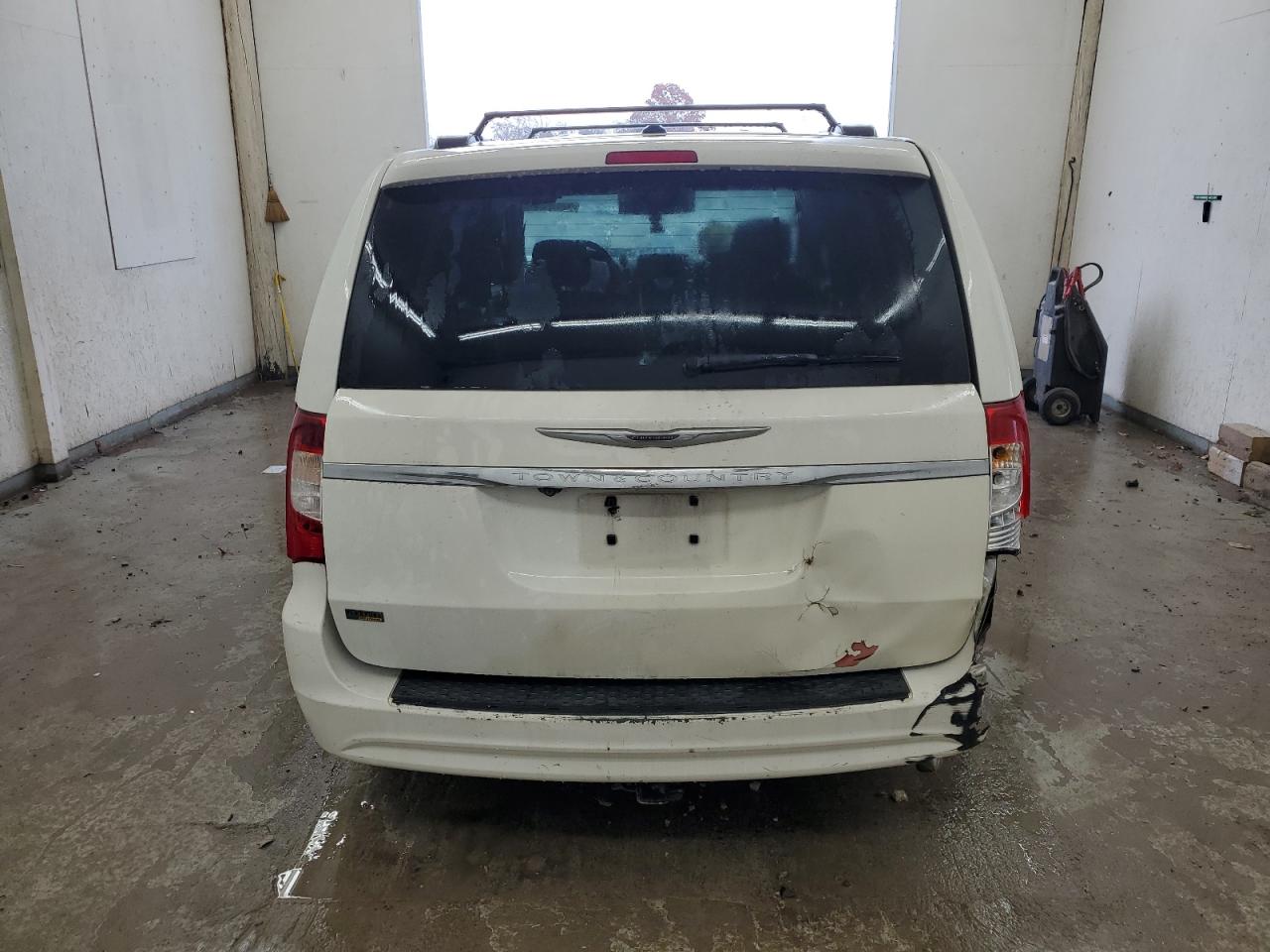 2011 Chrysler Town & Country Touring VIN: 2A4RR5DG7BR702207 Lot: 93875745