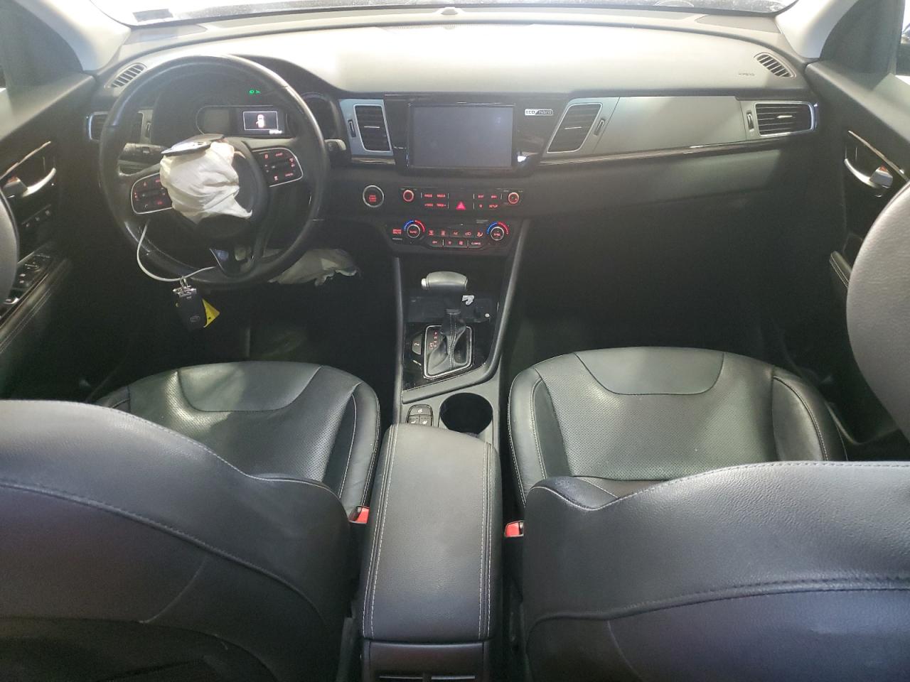 2019 Kia Niro Touring VIN: KNDCE3LC0K5230410 Lot: 92495825