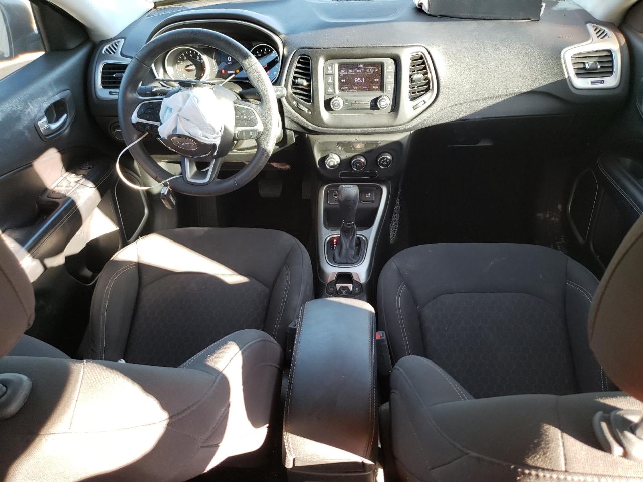 2017 Jeep Compass Sport VIN: 3C4NJCAB1HT682017 Lot: 93204625