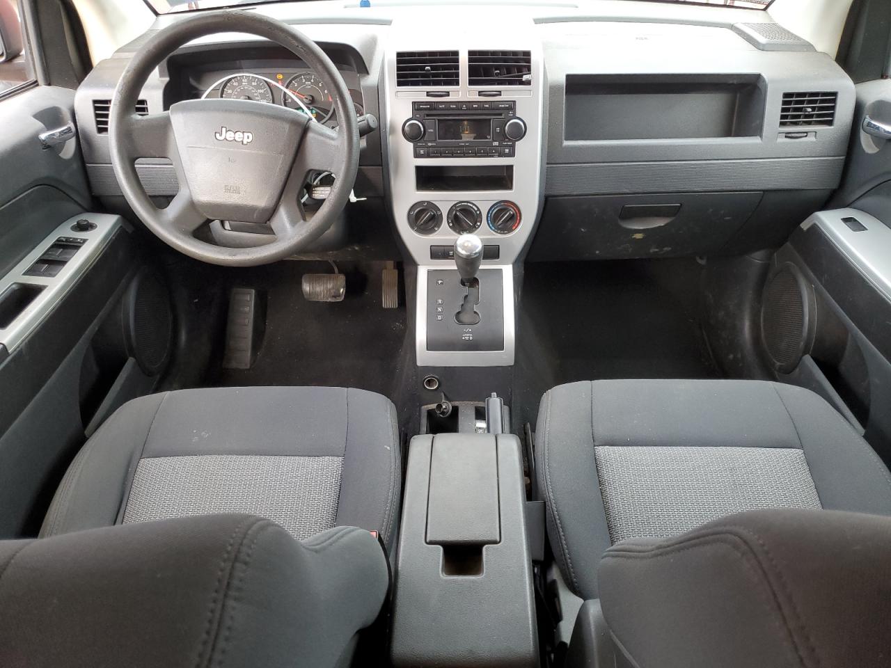 2008 Jeep Compass Sport VIN: 1J8FF47W18D672463 Lot: 92471355