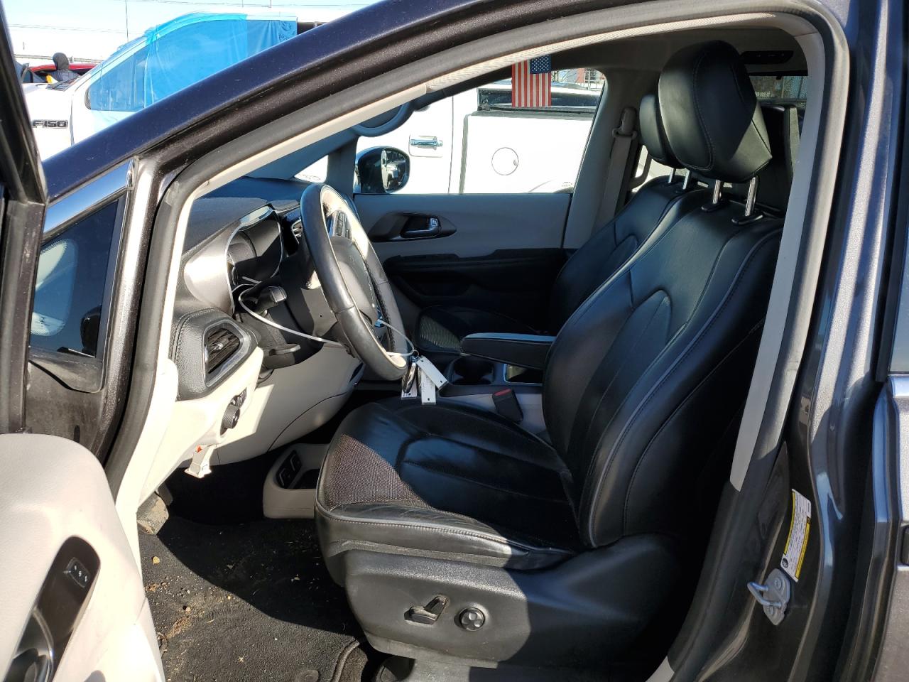 2018 Chrysler Pacifica Limited VIN: 2C4RC1GG4JR358460 Lot: 91817775