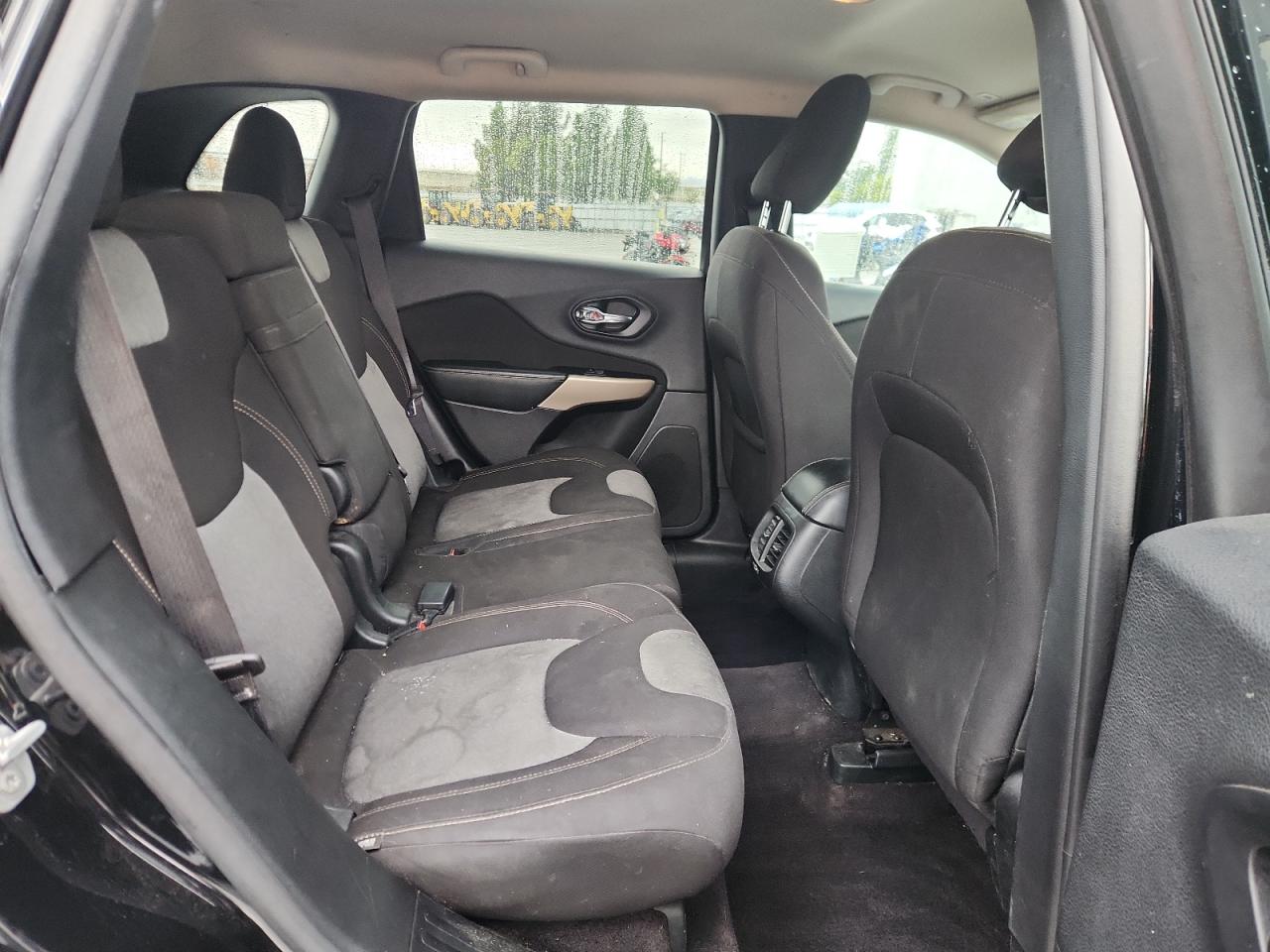 2018 Jeep Cherokee Latitude VIN: 1C4PJLCB6JD615284 Lot: 92851285