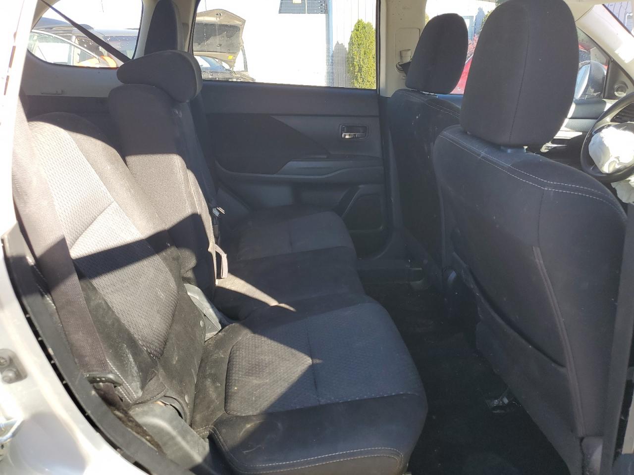 2018 Mitsubishi Outlander Es VIN: JA4AD2A30JZ011844 Lot: 90761385