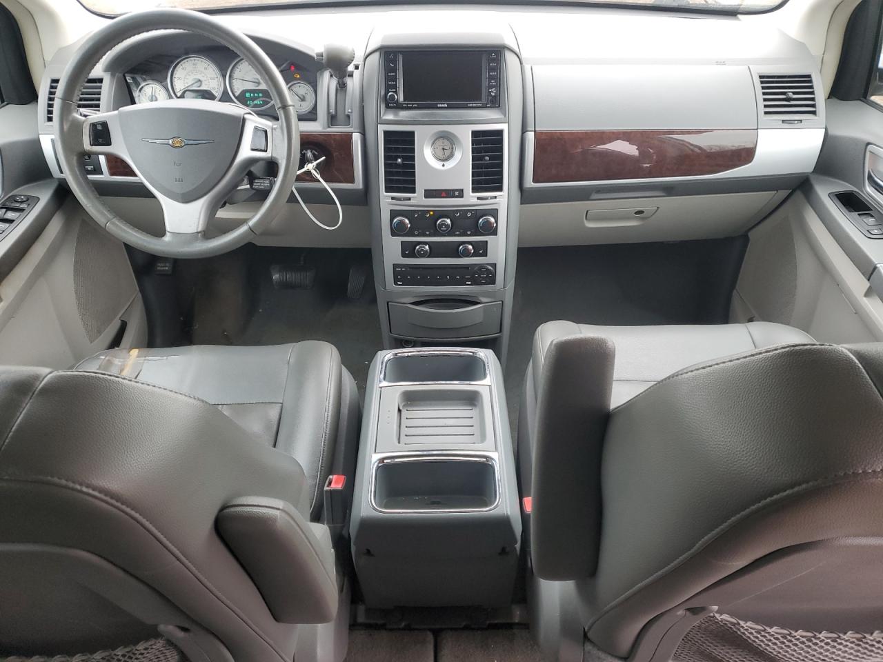 2010 Chrysler Town & Country Touring VIN: 2A4RR5D1XAR109452 Lot: 92166195