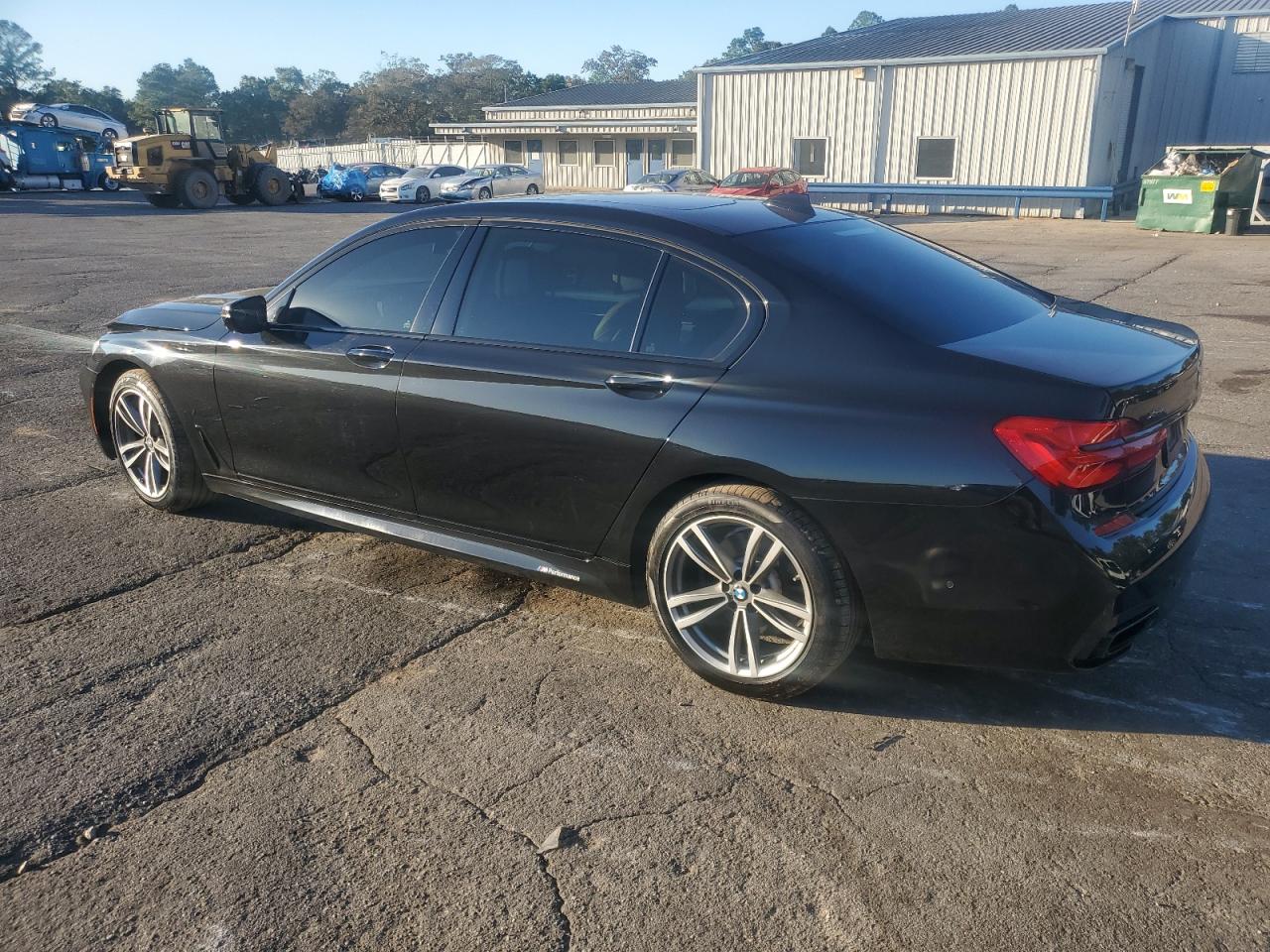 Фото: WBA7F2C56HG422385