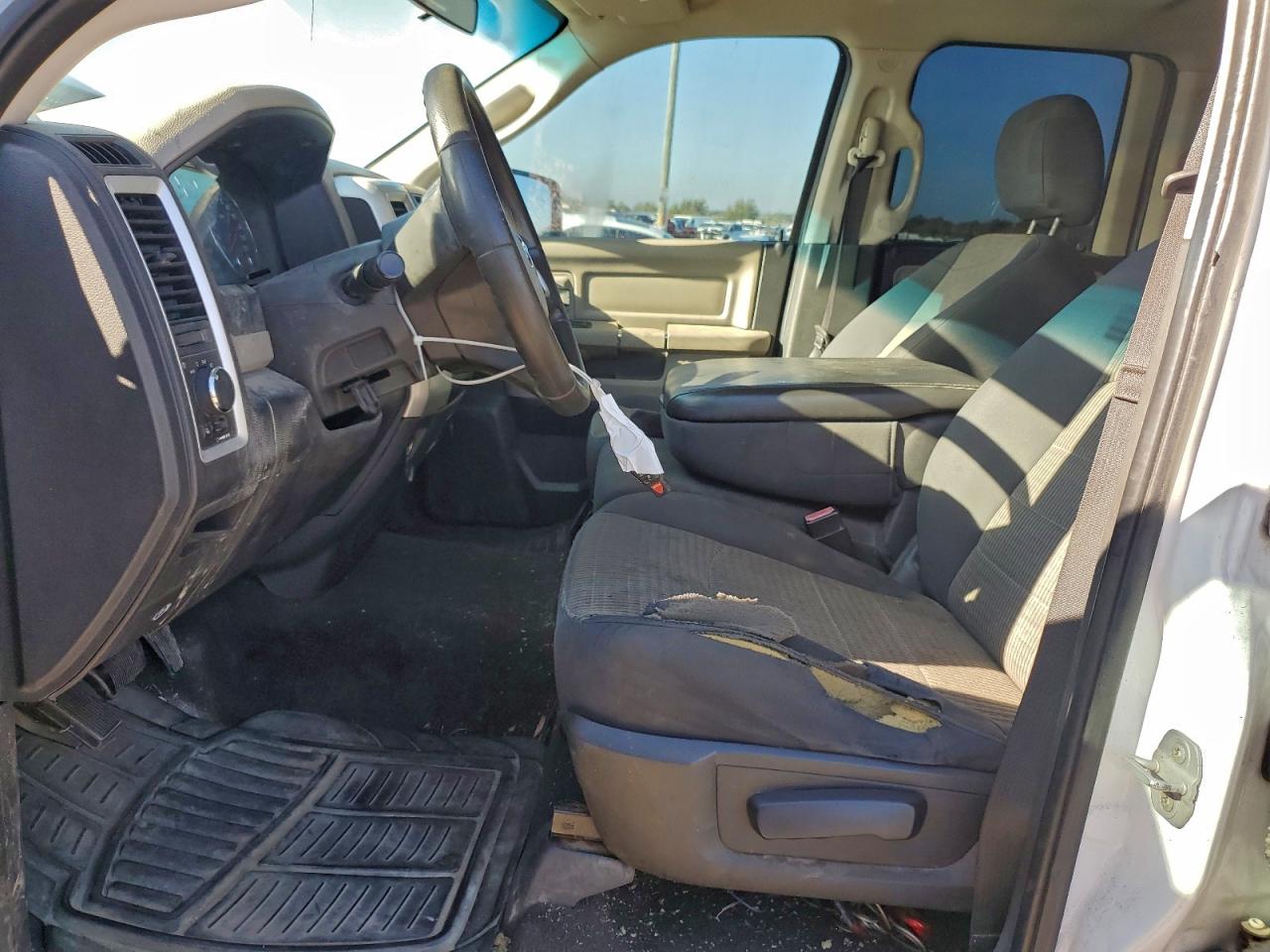 2011 Dodge Ram 1500 VIN: 1D7RB1GP2BS651976 Lot: 94596275