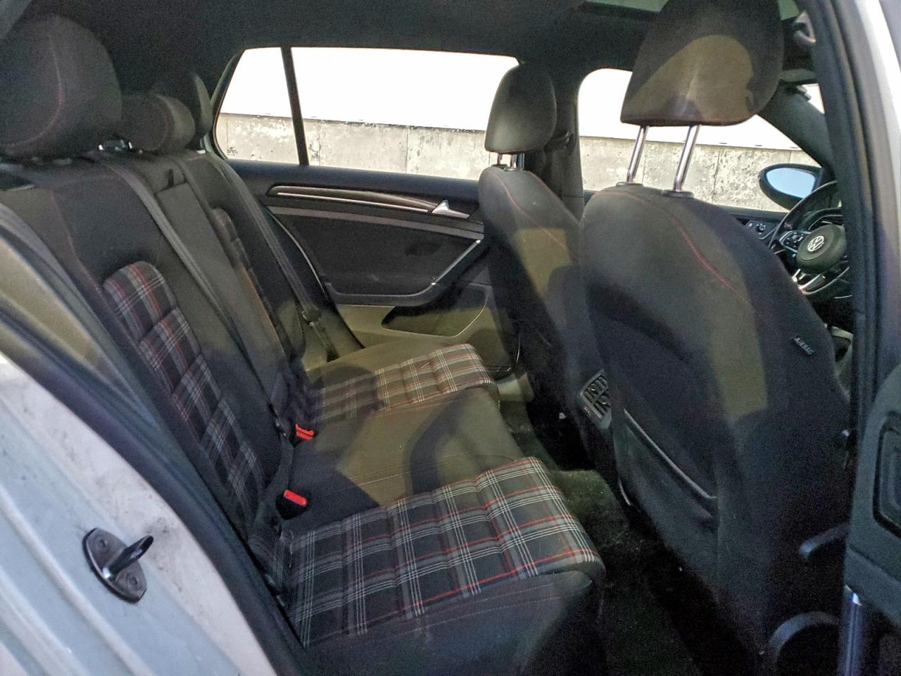 2015 Volkswagen Gti VIN: 3VW4T7AU8FM064647 Lot: 94815475