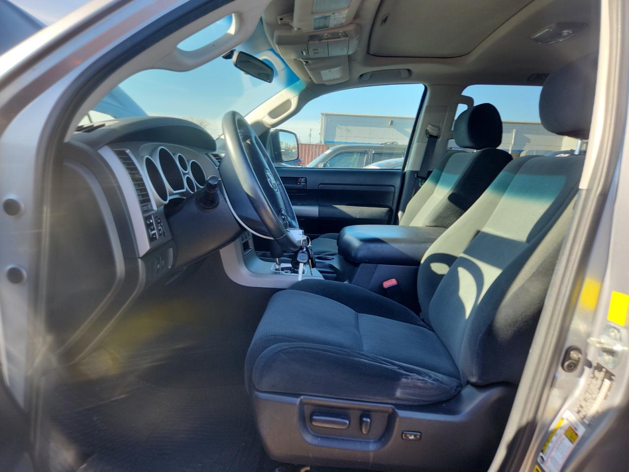 2010 Toyota Sequoia Sr5 VIN: 5TDBY5G15AS025553 Lot: 93055635