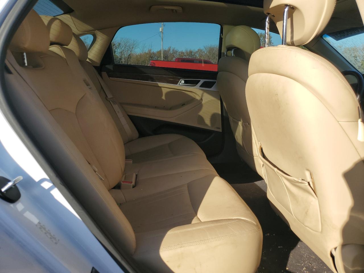 2015 Hyundai Genesis 3.8L VIN: KMHGN4JE4FU049457 Lot: 92068365
