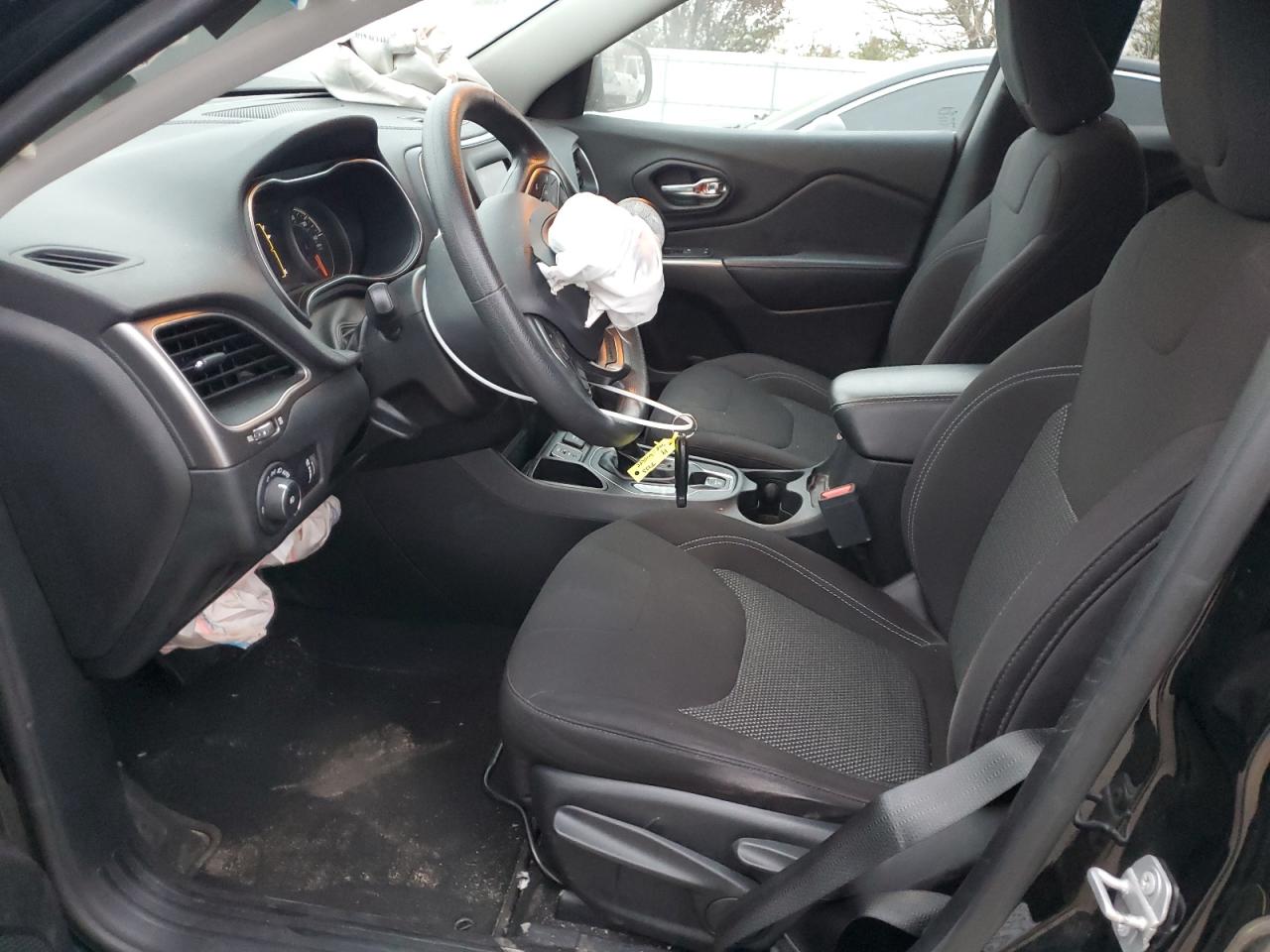 2019 Jeep Cherokee Latitude VIN: 1C4PJLCB8KD457953 Lot: 93650085