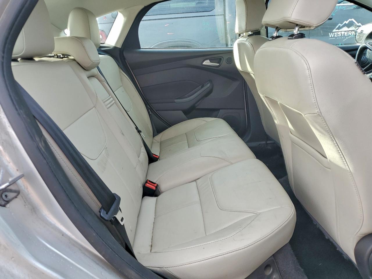 2016 Ford Focus Titanium VIN: 1FADP3N22GL321495 Lot: 94354025