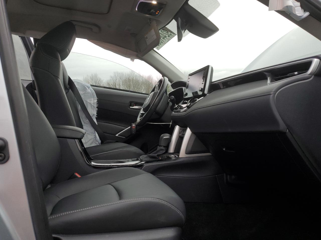 2022 Toyota Corolla Cross Xle VIN: 7MUDAABG7NV031772 Lot: 92441635