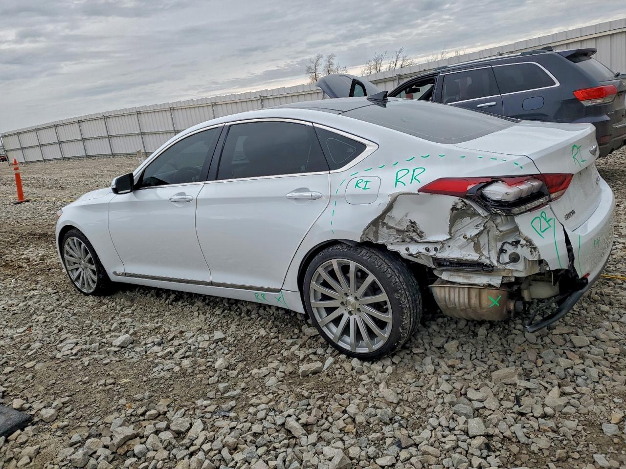 2015 Hyundai Genesis 3.8L VIN: KMHGN4JE0FU018433 Lot: 93482445