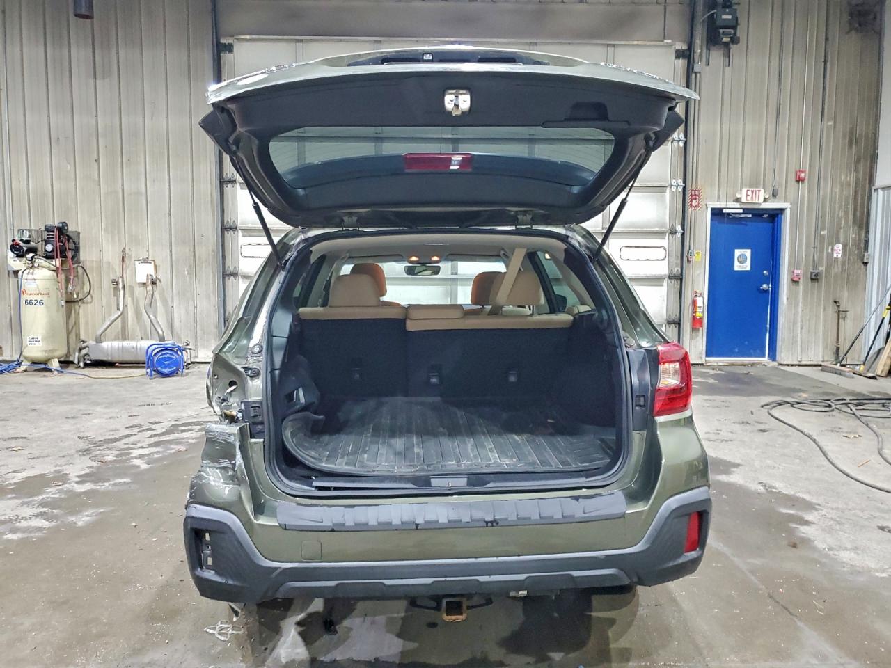 2018 Subaru Outback 2.5I Premium VIN: 4S4BSACC5J3368765 Lot: 93479385