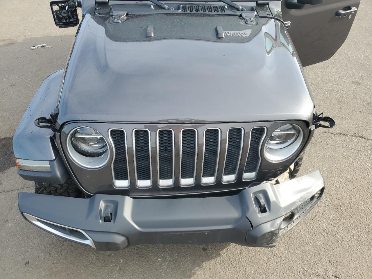 2018 Jeep Wrangler Unlimited Sahara VIN: 1C4HJXEG8JW166165 Lot: 93676355