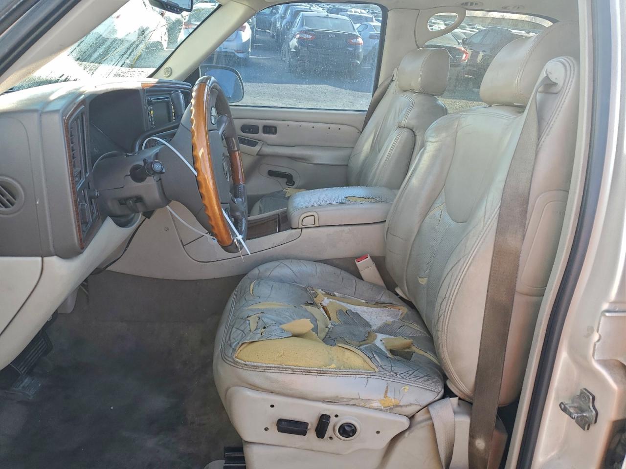 2004 Cadillac Escalade Luxury VIN: 1GYEK63N94R243201 Lot: 94272625