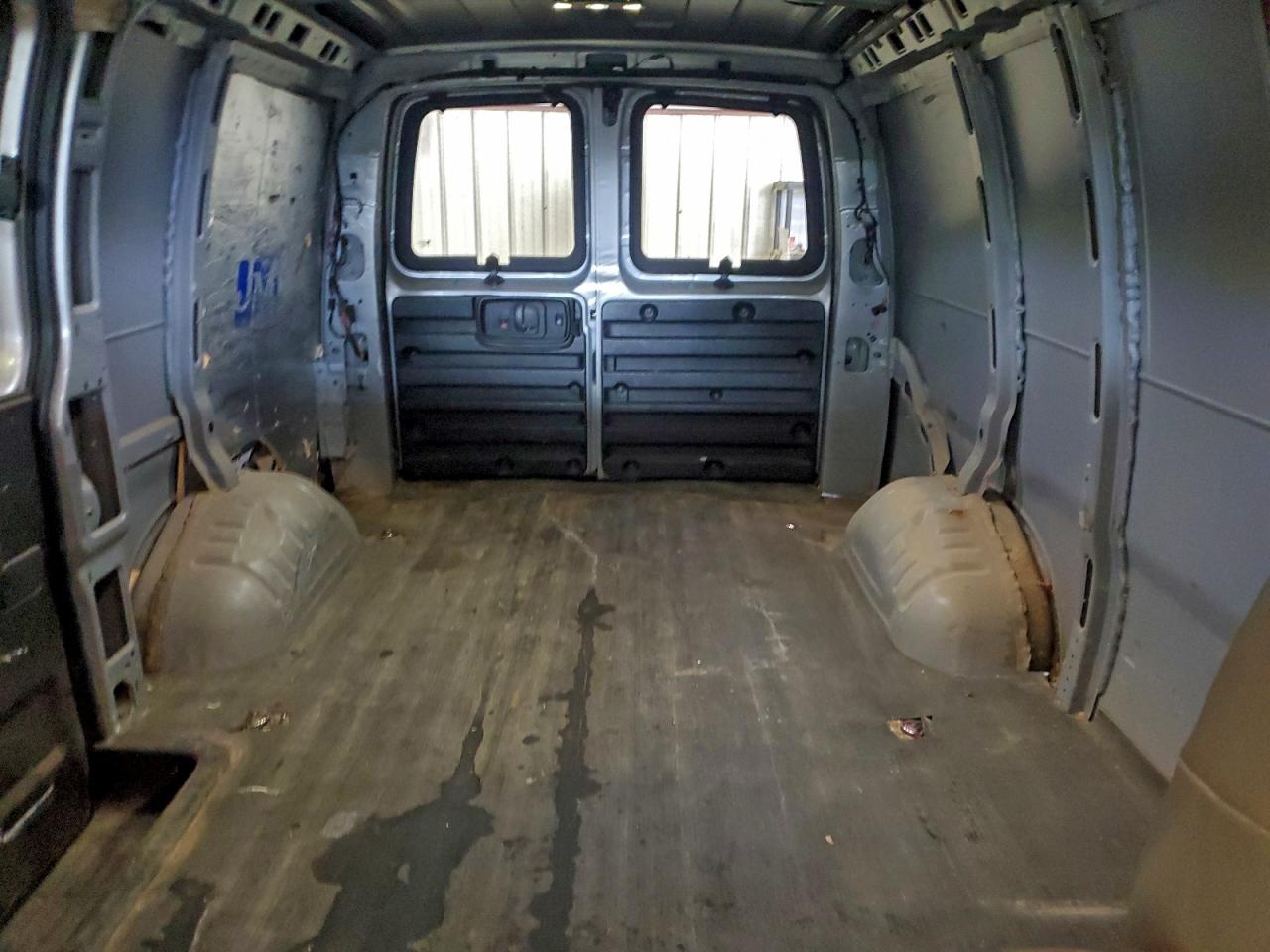 2017 GMC Savana G2500 VIN: 1GTW7AFG4H1102729 Lot: 93951555