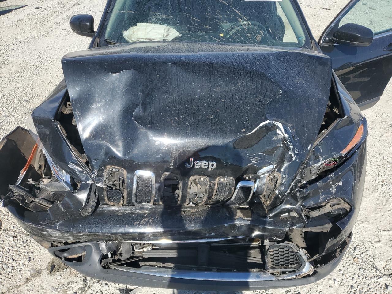 2018 Jeep Cherokee Limited VIN: 1C4PJLDB2JD553770 Lot: 92370275