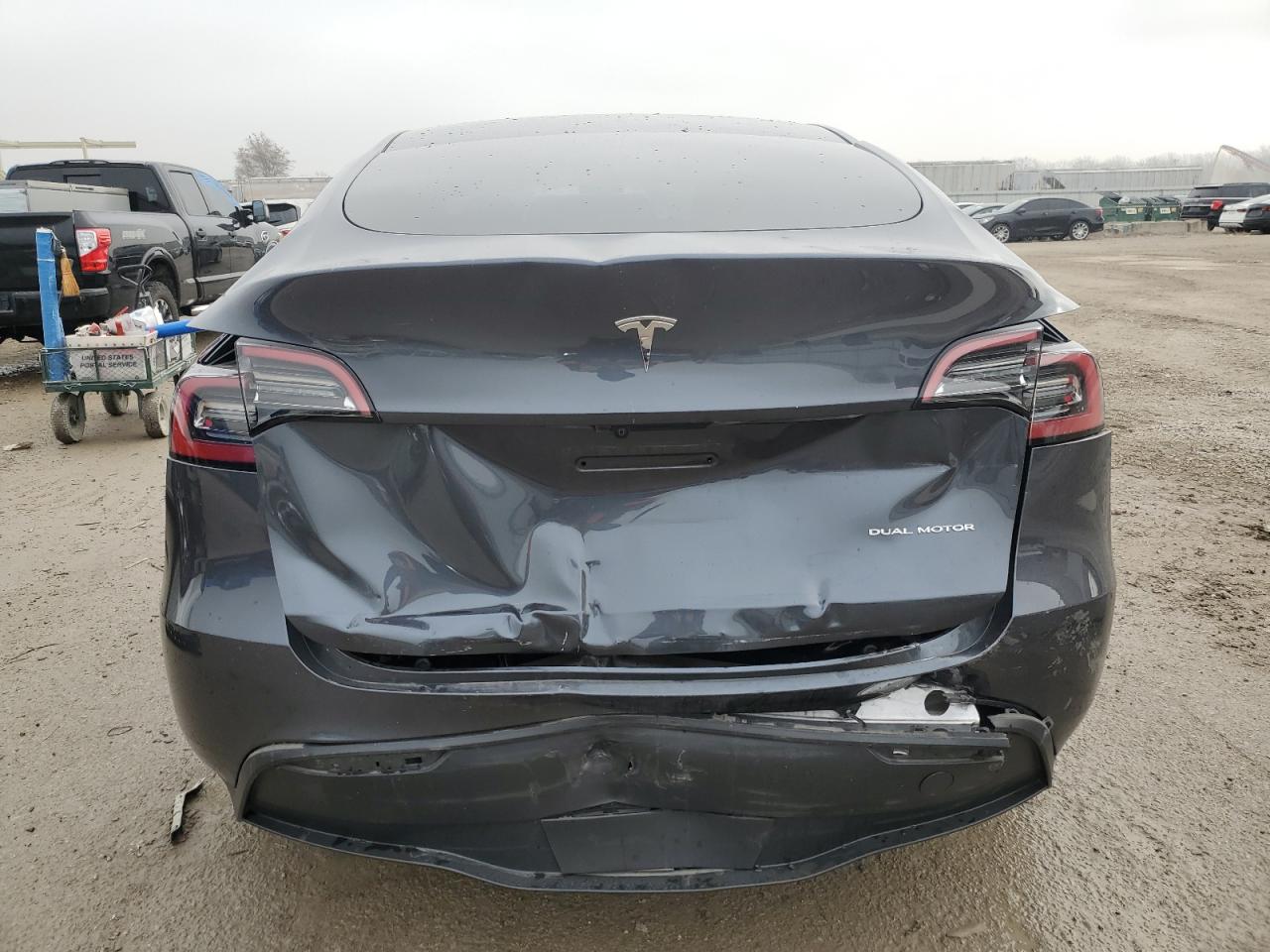 2023 Tesla Model Y VIN: 7SAYGDEEXPF747582 Lot: 93511625