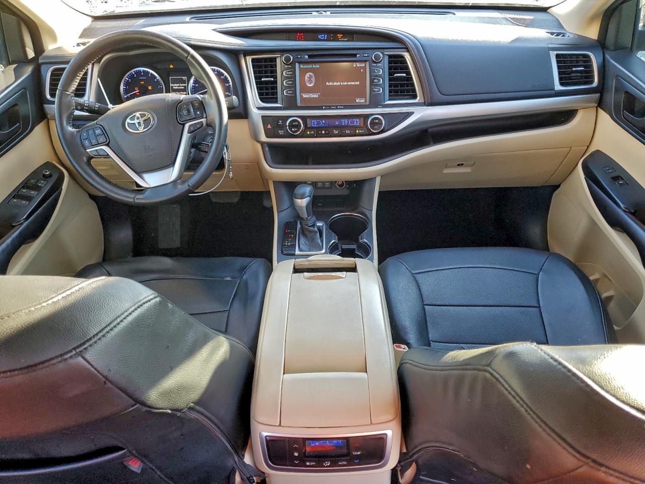 2018 Toyota Highlander Le VIN: 5TDZZRFH8JS263205 Lot: 94493485