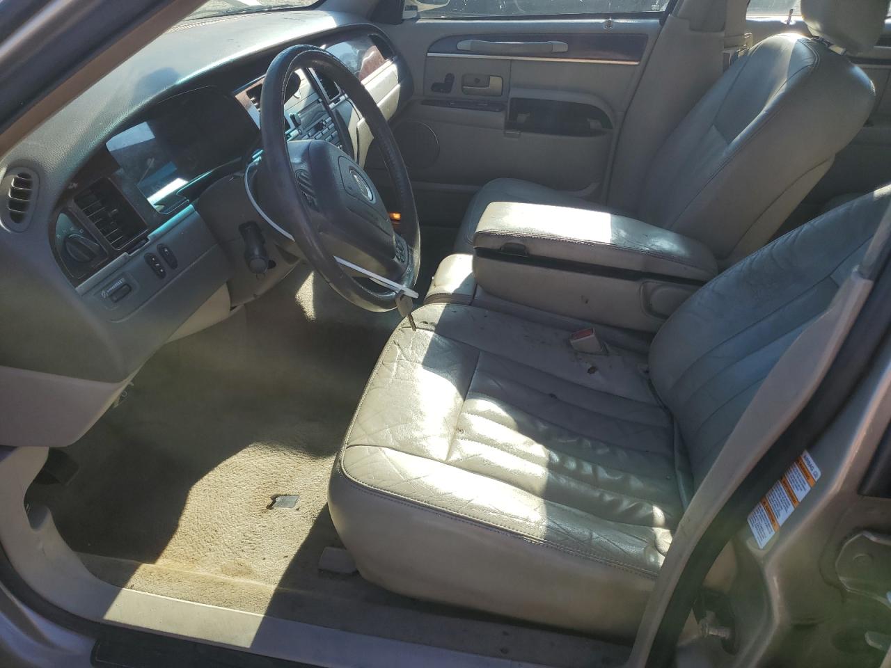 2004 Lincoln Town Car Executive VIN: 1LNHM81W34Y662151 Lot: 82414495