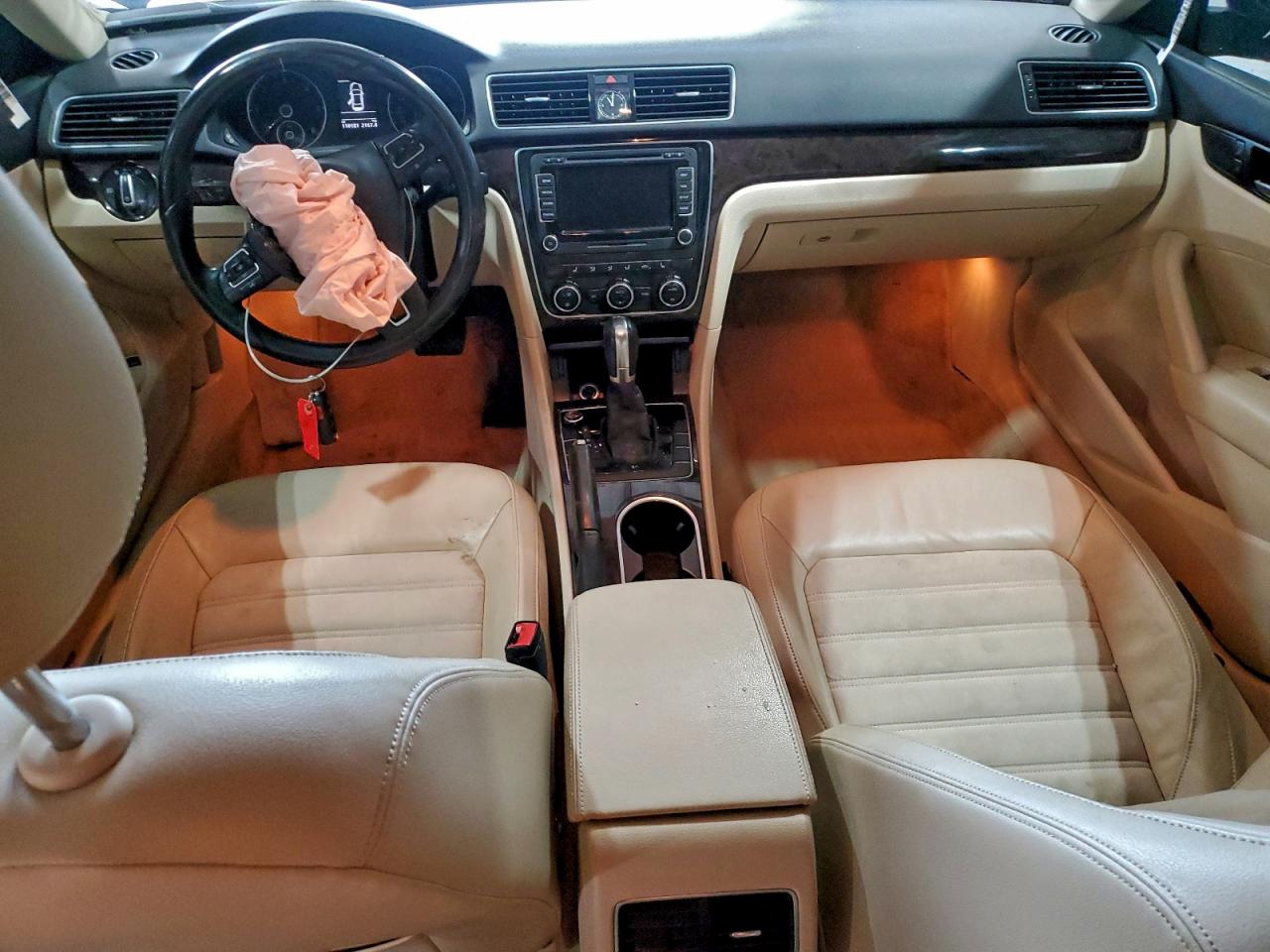 2014 Volkswagen Passat Sel VIN: 1VWCN7A32EC046318 Lot: 94334875