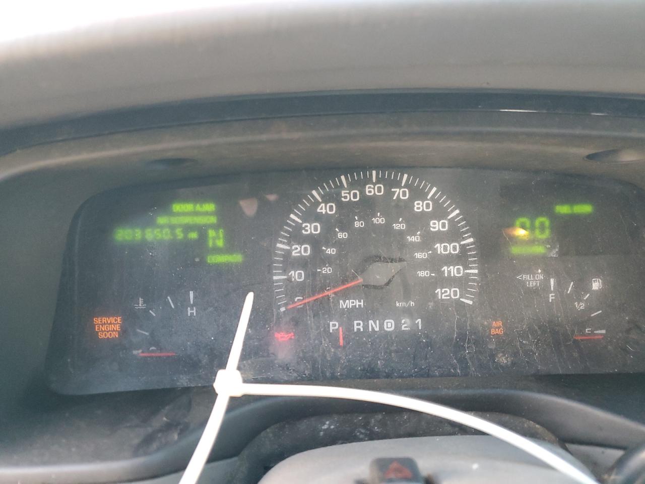 2000 Lincoln Town Car Signature VIN: 1LNHM82W02Y658490 Lot: 93503005