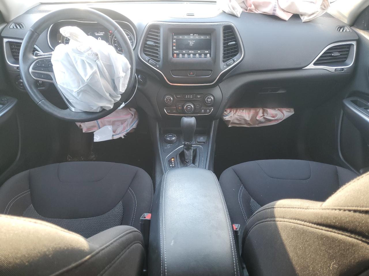 2019 Jeep Cherokee Latitude VIN: 1C4PJMCB4KD148759 Lot: 90981295