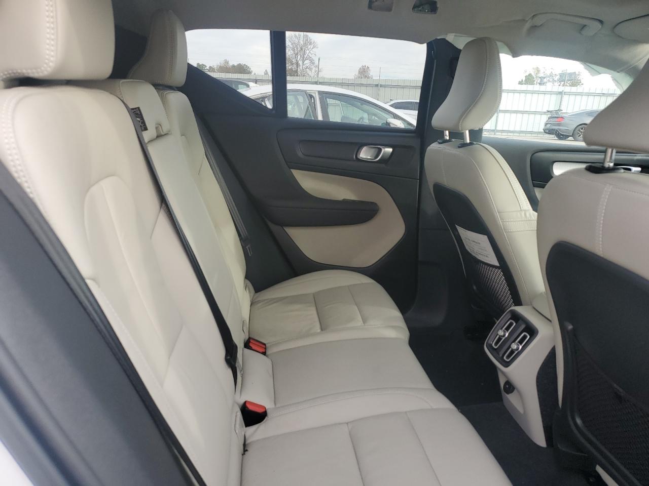 2022 Volvo Xc40 T4 Momentum VIN: YV4AC2HK6N2774954 Lot: 92695925