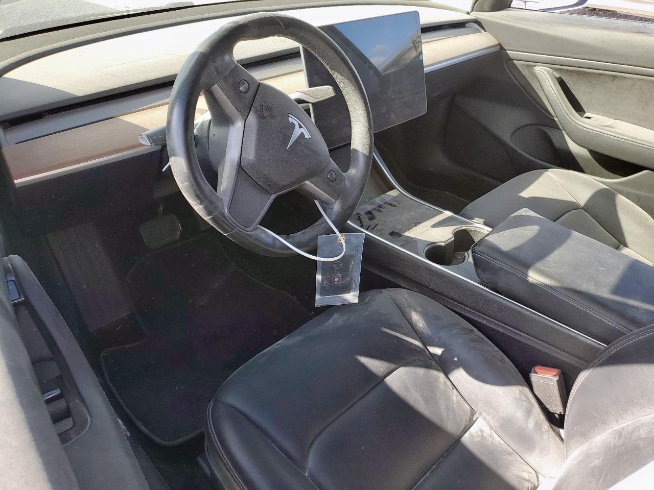 2018 Tesla Model 3 VIN: 5YJ3E1EA8JF062352 Lot: 92884735