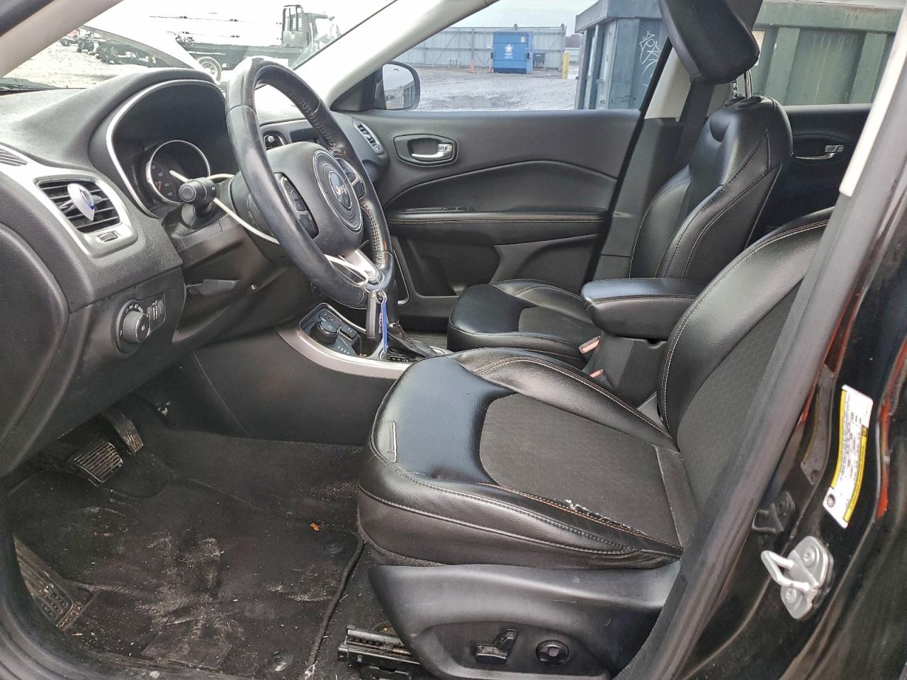 2018 Jeep Compass Latitude VIN: 3C4NJDBB7JT261610 Lot: 94028815