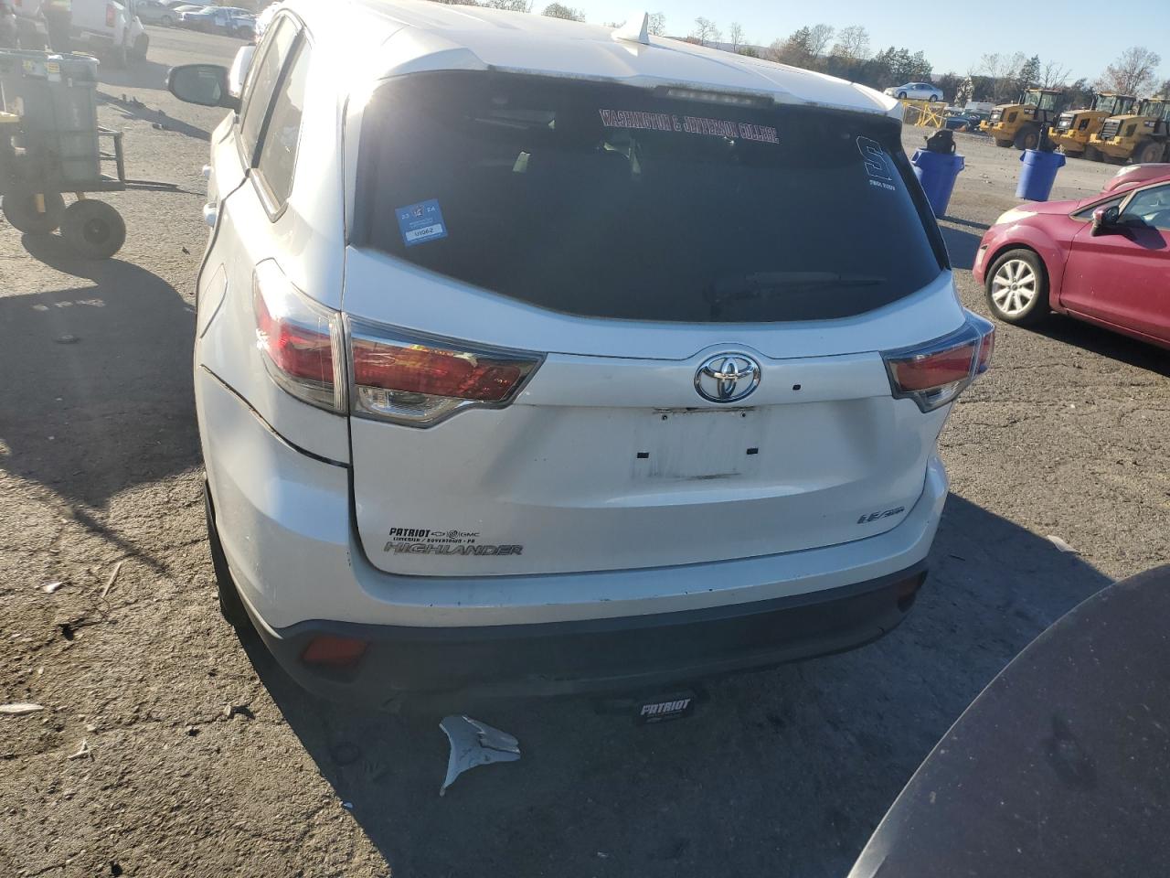 2015 Toyota Highlander Le VIN: 5TDBKRFH0FS135778 Lot: 91527425