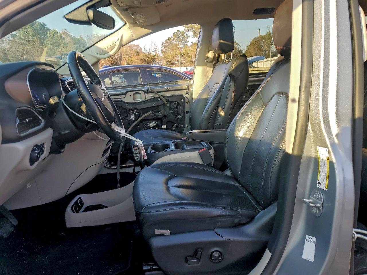 2019 Chrysler Pacifica Touring L VIN: 2C4RC1BG5KR547983 Lot: 93735005