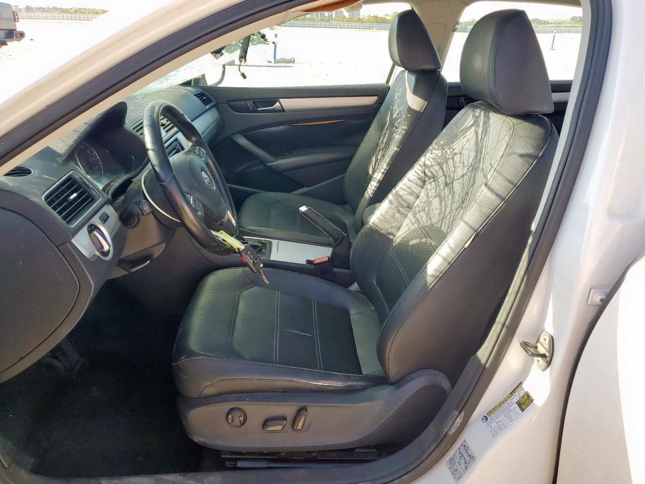 2012 Volkswagen Passat Se VIN: 1VWBP7A38CC019305 Lot: 92003645