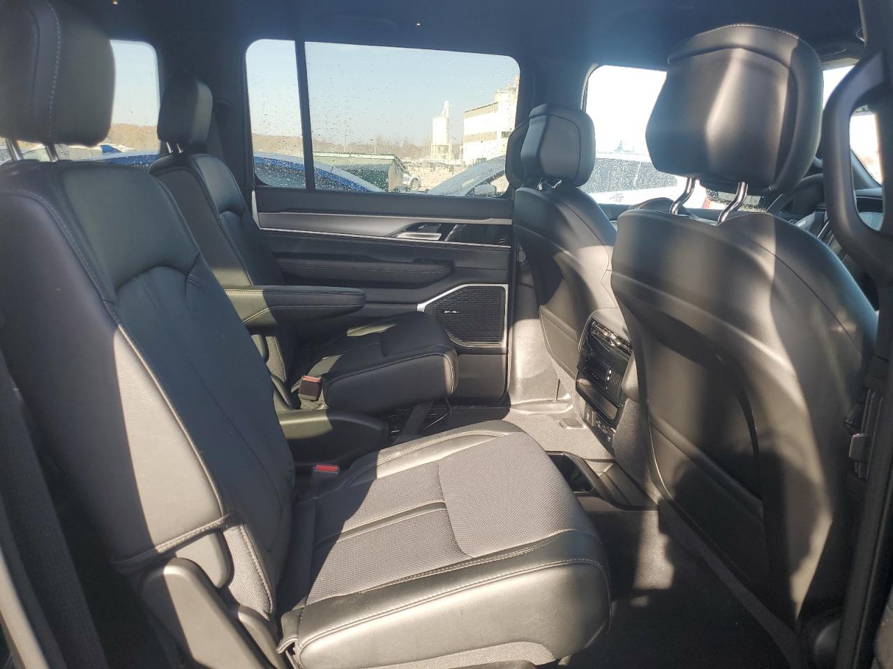 2025 Jeep Wagoneer Series Ii VIN: 1C4SJVBP5SS536060 Lot: 92945745