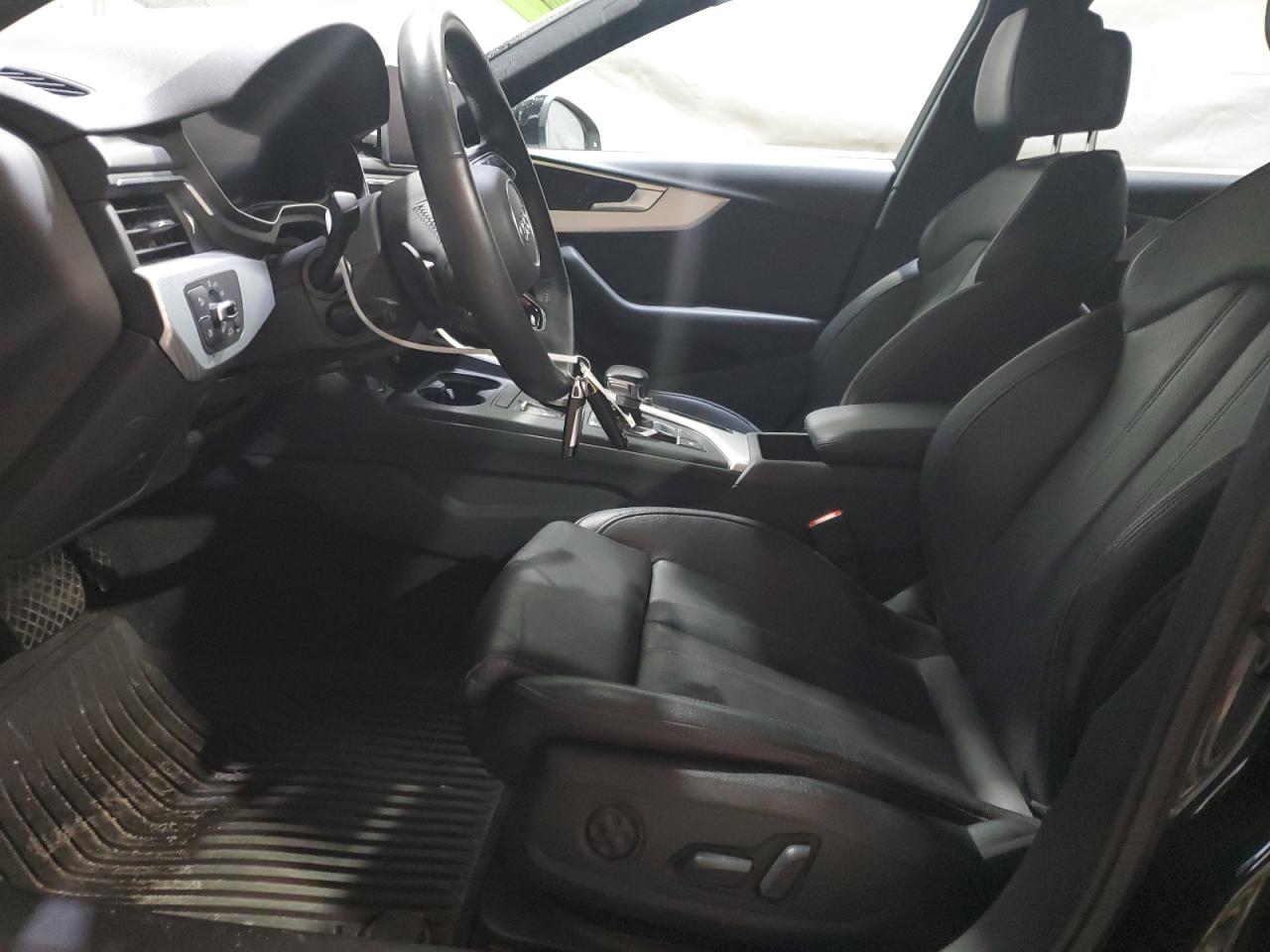 2017 Audi A4 Premium Plus VIN: WAUENAF47HN010088 Lot: 90920515