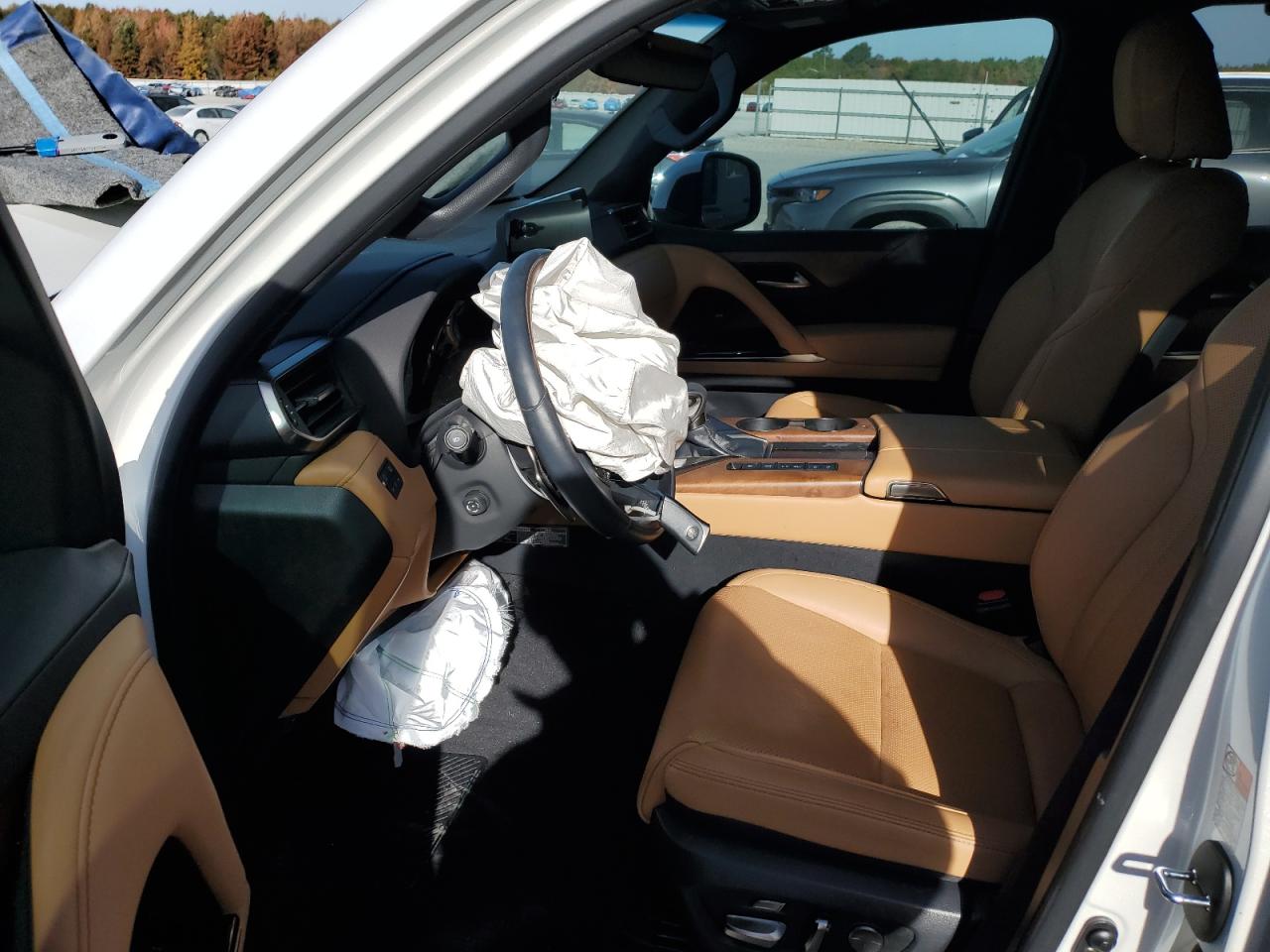 2024 Lexus Lx 600 Base VIN: JTJGB7CX0R4045260 Lot: 92025175