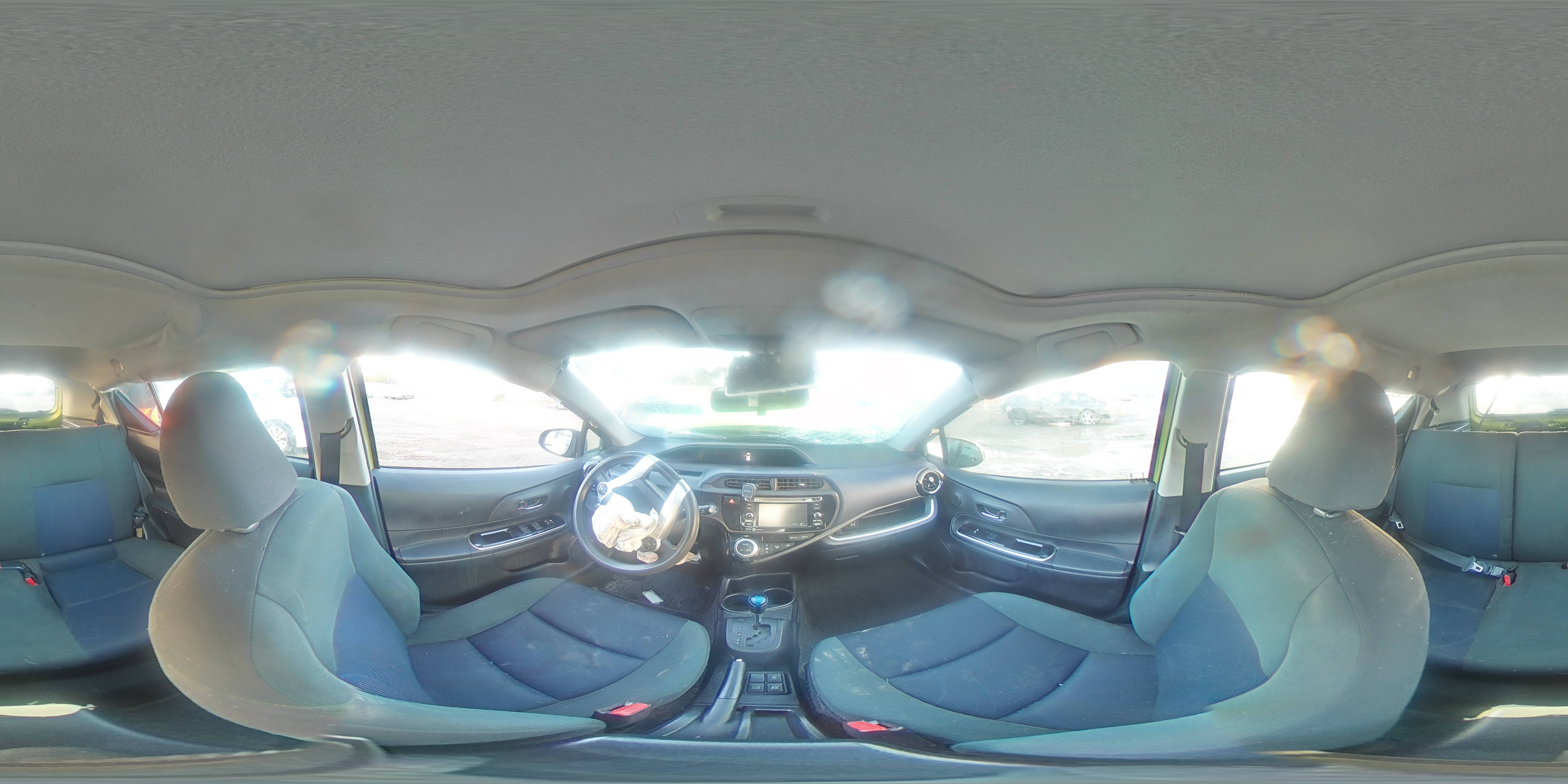 2015 Toyota Prius C VIN: JTDKDTB38F1113770 Lot: 92757565