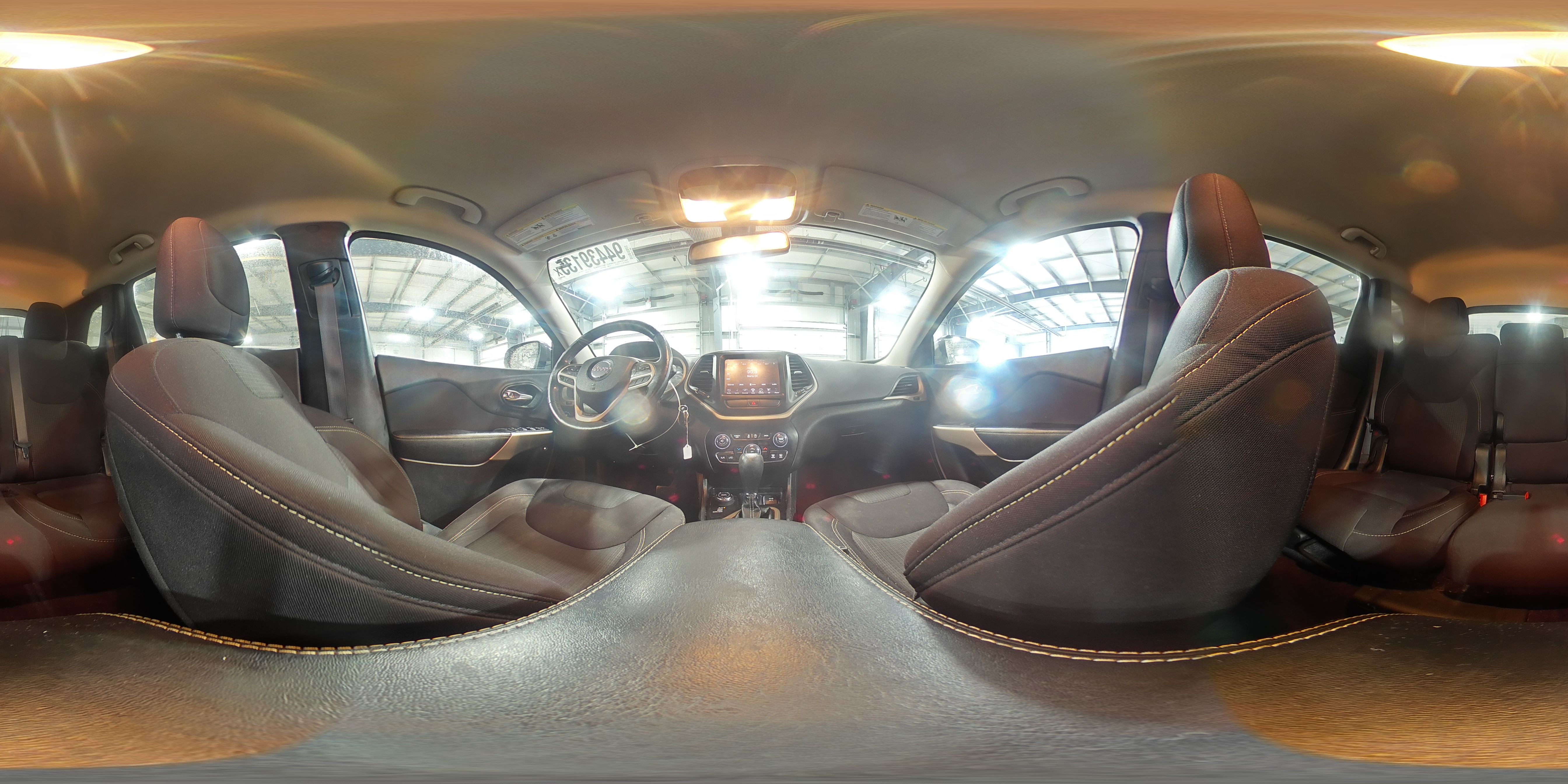 2017 Jeep Cherokee Latitude VIN: 1C4PJMCS5HW605009 Lot: 94439135