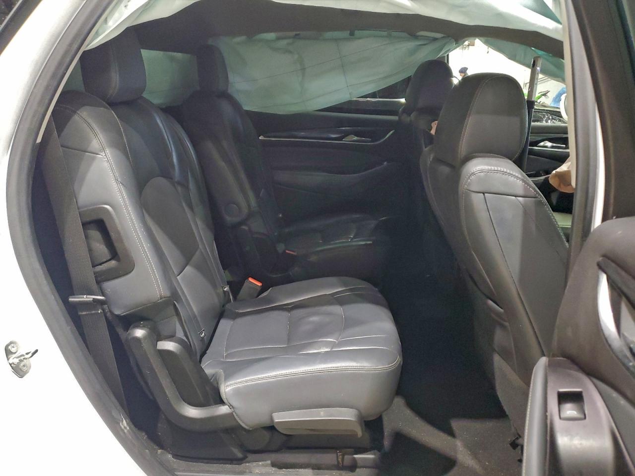 2018 Buick Enclave Essence VIN: 5GAERBKW4JJ153468 Lot: 92626795