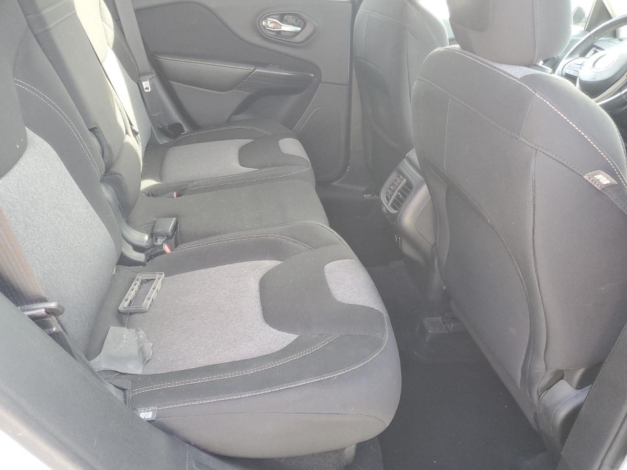 2014 Jeep Cherokee Latitude VIN: 1C4PJLCB2EW205866 Lot: 92249675