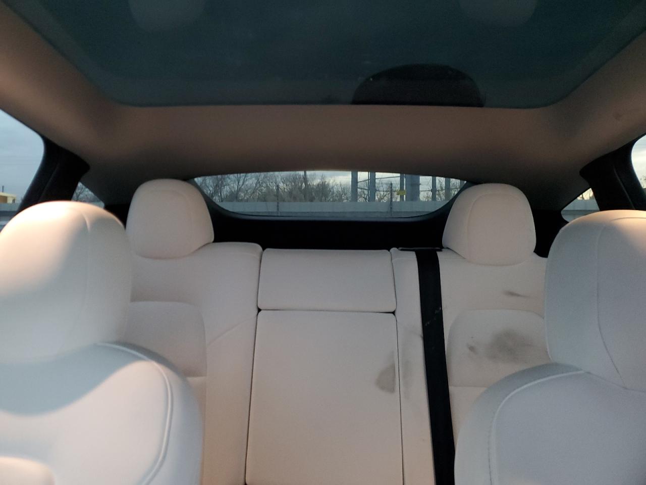 2022 Tesla Model Y VIN: 7SAYGDEF0NF487778 Lot: 92277035