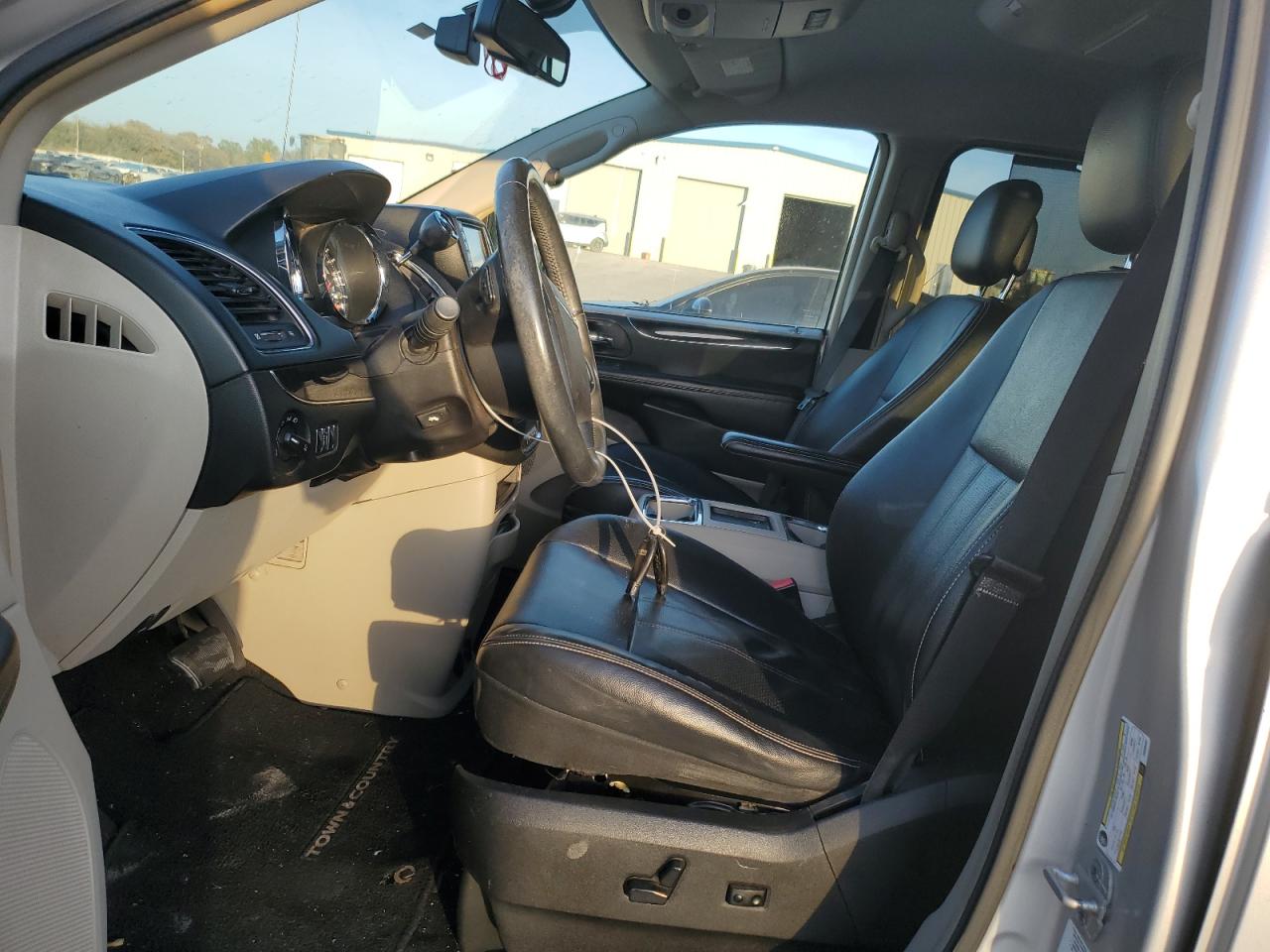 2012 Chrysler Town & Country Touring L VIN: 2C4RC1CG5CR386907 Lot: 91061325