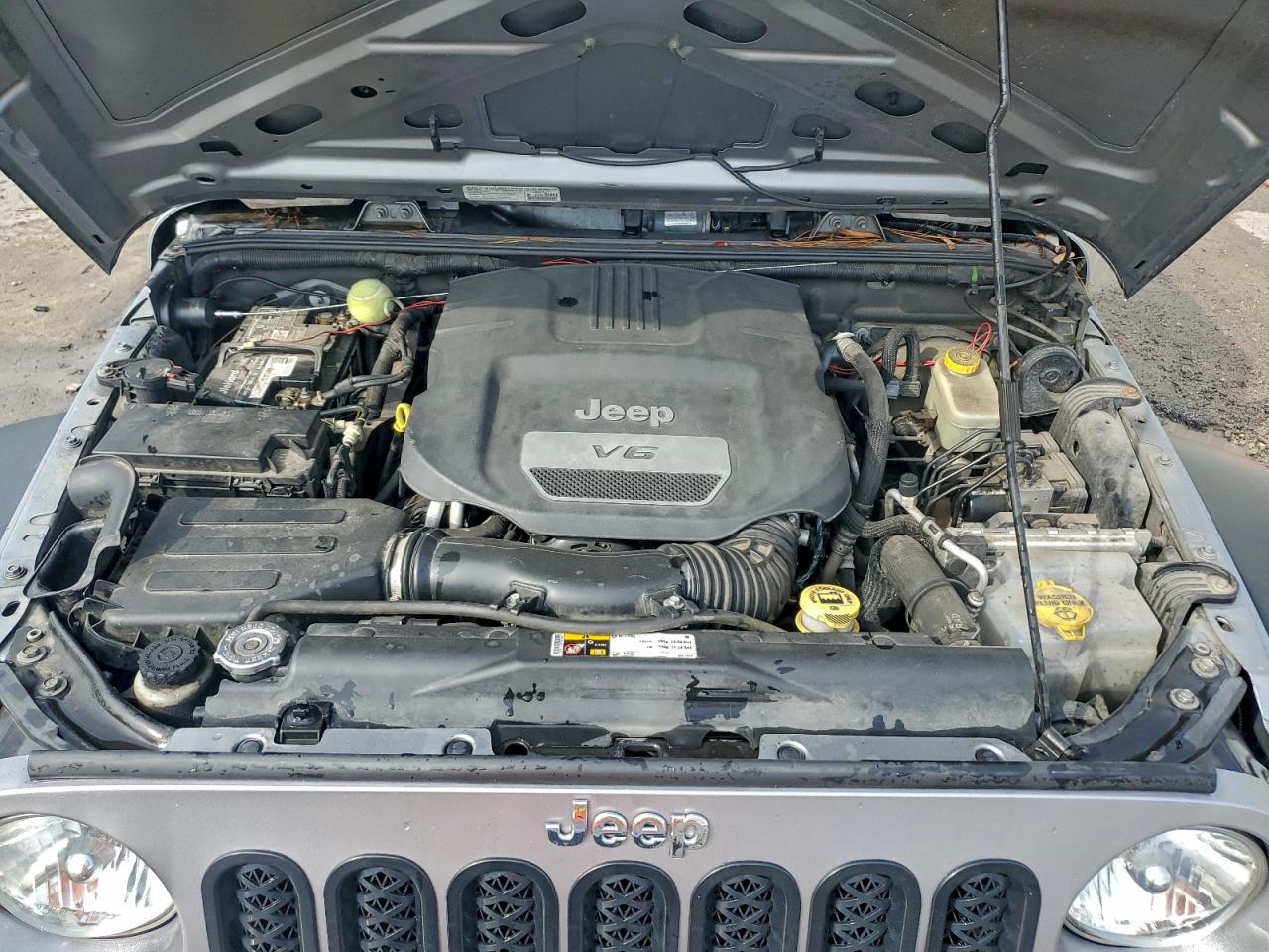 2014 Jeep Wrangler Unlimited Sport VIN: 1C4BJWDG0EL162491 Lot: 93608735