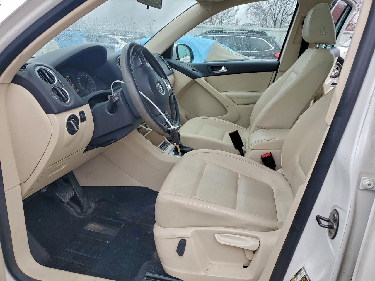 2011 Volkswagen Tiguan S VIN: WVGBV7AX5BW518129 Lot: 93824655