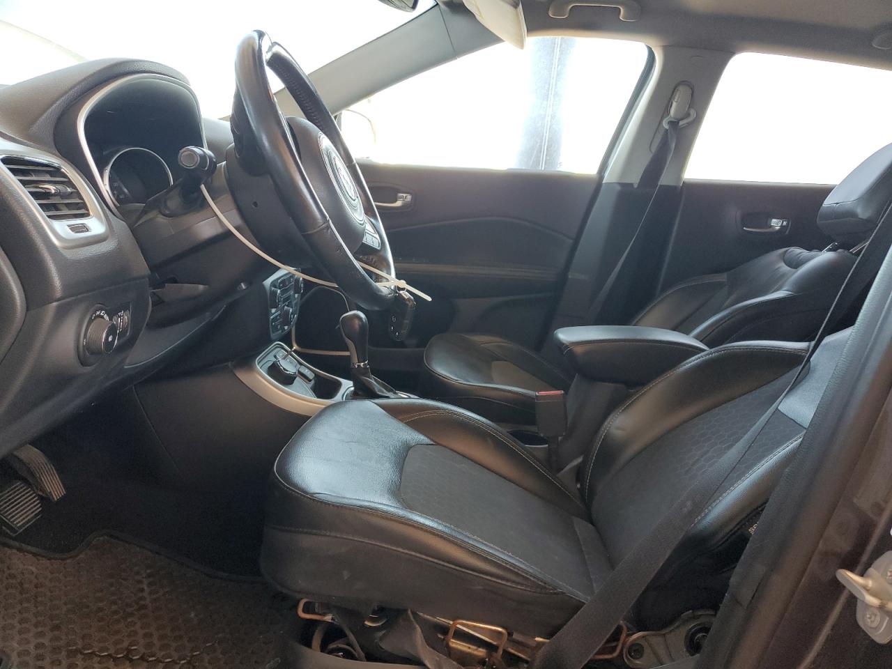 2019 Jeep Compass Latitude VIN: 3C4NJDBB4KT597314 Lot: 92009805